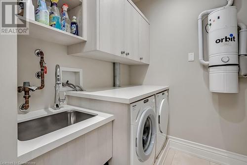 445 Elizabeth Street Unit# Ph1, Burlington, ON - Indoor Photo Showing Laundry Room