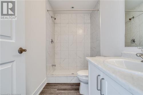 261 Skinner Road Unit# 1, Waterdown, ON - Indoor Photo Showing Bathroom