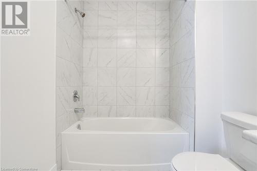 261 Skinner Road Unit# 1, Waterdown, ON - Indoor Photo Showing Bathroom