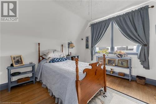 43 Strathearne Avenue, Hamilton, ON - Indoor Photo Showing Bedroom