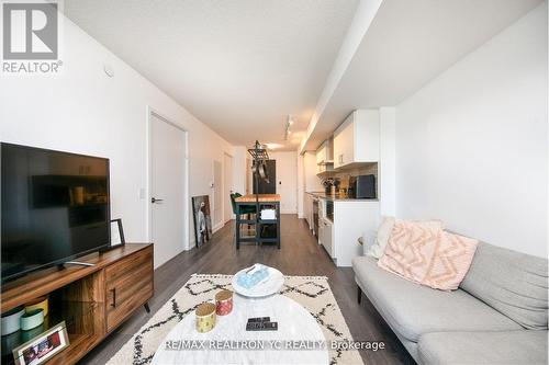 808 - 125 Redpath Avenue, Toronto, ON - Indoor Photo Showing Living Room