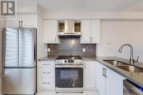 18 - 1635 Pickering Parkway, Pickering (Village East), ON - Indoor Photo Showing Kitchen With Double Sink