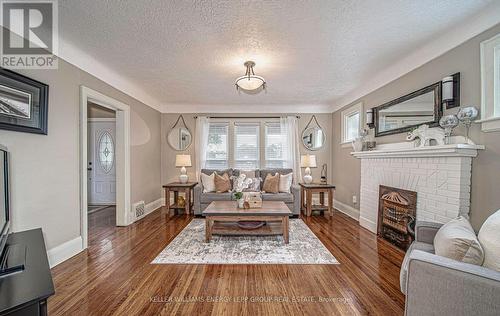 112 Adelaide Avenue W, Oshawa (O'Neill), ON - Indoor Photo Showing Living Room With Fireplace