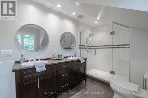 14 Gibbons Place, London, ON - Indoor Photo Showing Bathroom