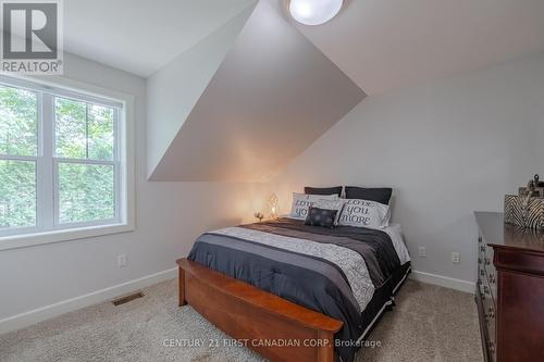 14 Gibbons Place, London, ON - Indoor Photo Showing Bedroom