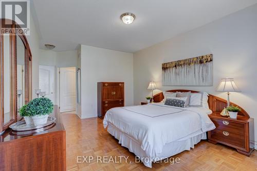 172 Jefferson Forest Drive, Richmond Hill (Jefferson), ON - Indoor Photo Showing Bedroom