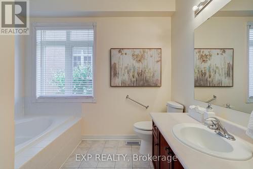 172 Jefferson Forest Drive, Richmond Hill (Jefferson), ON - Indoor Photo Showing Bathroom