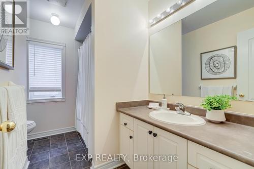 172 Jefferson Forest Drive, Richmond Hill (Jefferson), ON - Indoor Photo Showing Bathroom