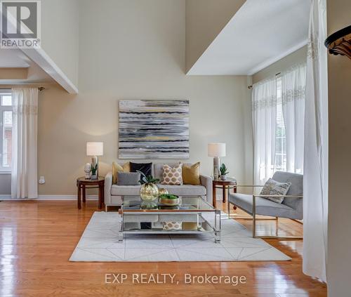 172 Jefferson Forest Drive, Richmond Hill (Jefferson), ON - Indoor Photo Showing Living Room