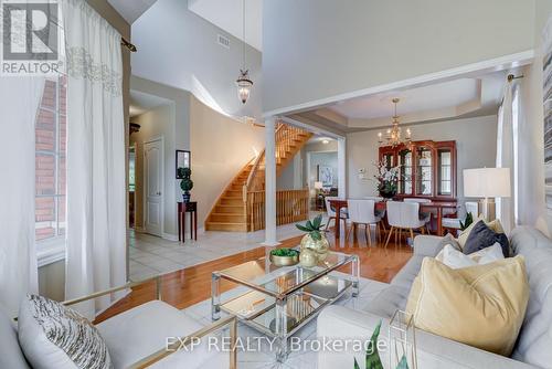 172 Jefferson Forest Drive, Richmond Hill (Jefferson), ON - Indoor Photo Showing Living Room