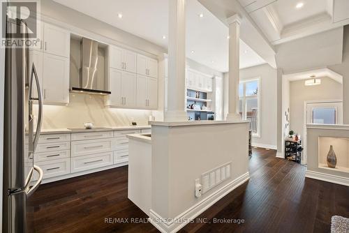 3108 Eclipse Avenue, Mississauga (Churchill Meadows), ON - Indoor Photo Showing Kitchen With Upgraded Kitchen