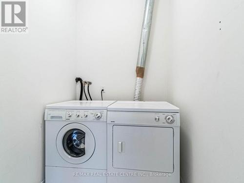 1 Brambrook Way, Brampton, ON - Indoor Photo Showing Laundry Room