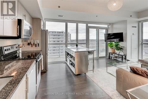 709 - 55 Speers Road, Oakville (Old Oakville), ON - Indoor Photo Showing Kitchen With Upgraded Kitchen