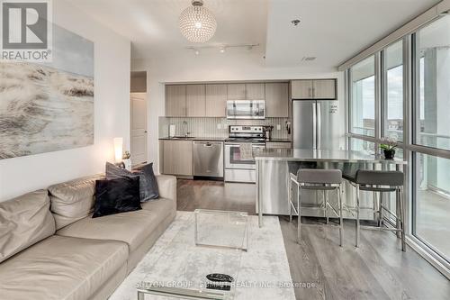 709 - 55 Speers Road, Oakville (Old Oakville), ON - Indoor Photo Showing Kitchen