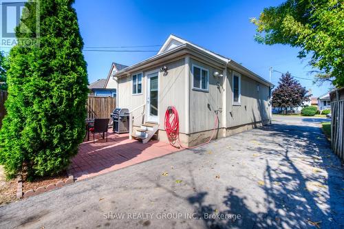 1904 Main Street E, Hamilton, ON - Outdoor