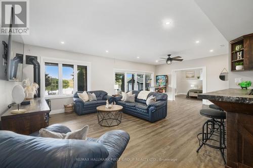 #2 - 190 Ingham Road, Alnwick/Haldimand, ON - Indoor Photo Showing Living Room