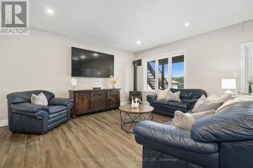 #2 - 190 Ingham Road, Alnwick/Haldimand, ON - Indoor Photo Showing Living Room