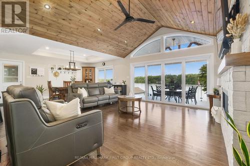 #2 - 190 Ingham Road, Alnwick/Haldimand, ON - Indoor Photo Showing Living Room