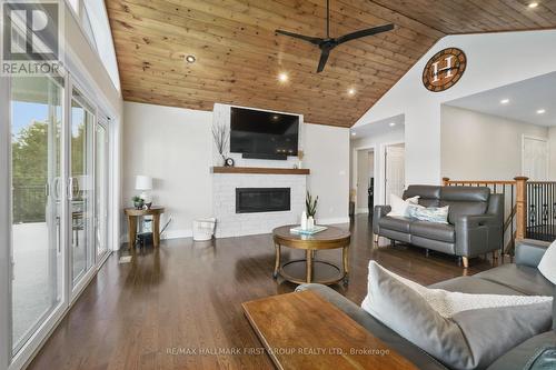 #2 - 190 Ingham Road, Alnwick/Haldimand, ON - Indoor Photo Showing Living Room With Fireplace