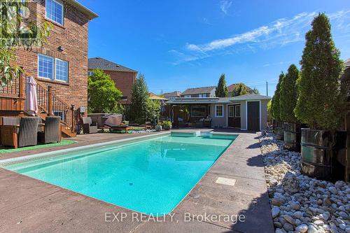 261 Montreal Circle, Hamilton (Stoney Creek), ON - Outdoor With In Ground Pool