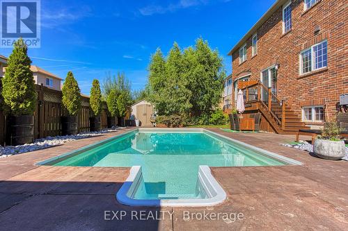 261 Montreal Circle, Hamilton (Stoney Creek), ON - Outdoor With In Ground Pool