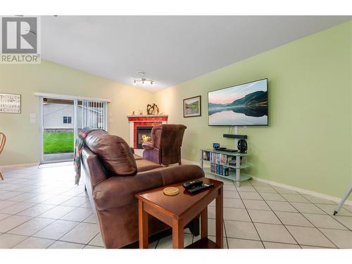 5226 Haynes Road, Oliver, BC - Indoor Photo Showing Living Room