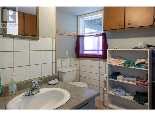 10108 Venables Drive, Coldstream, BC - Indoor Photo Showing Bathroom