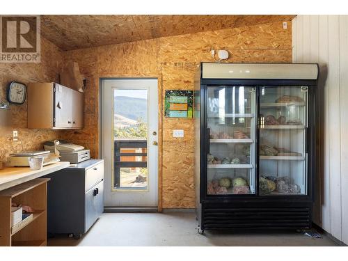 10108 Venables Drive, Coldstream, BC - Indoor Photo Showing Kitchen