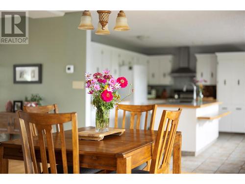 10108 Venables Drive, Coldstream, BC - Indoor Photo Showing Dining Room