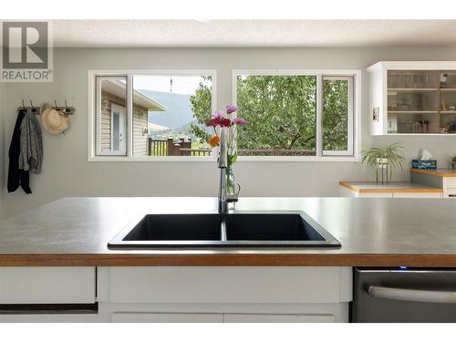 10108 Venables Drive, Coldstream, BC - Indoor Photo Showing Kitchen With Double Sink