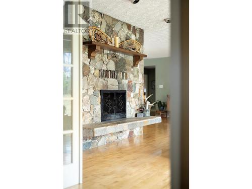 10108 Venables Drive, Coldstream, BC - Indoor With Fireplace