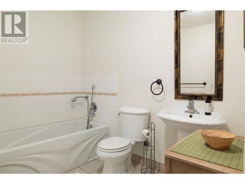 10108 Venables Drive, Coldstream, BC - Indoor Photo Showing Bathroom