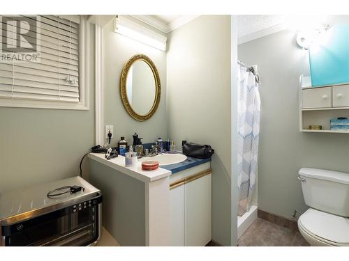 10108 Venables Drive, Coldstream, BC - Indoor Photo Showing Bathroom