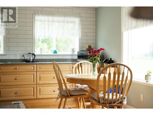 10108 Venables Drive, Coldstream, BC - Indoor Photo Showing Dining Room