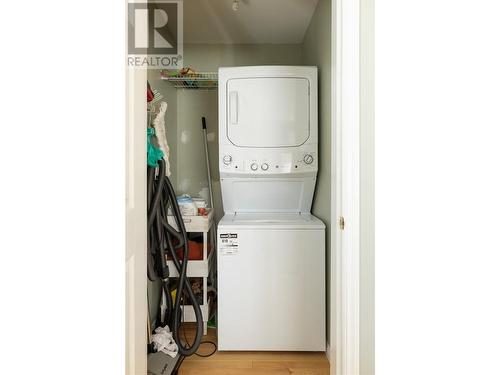 10108 Venables Drive, Coldstream, BC - Indoor Photo Showing Laundry Room