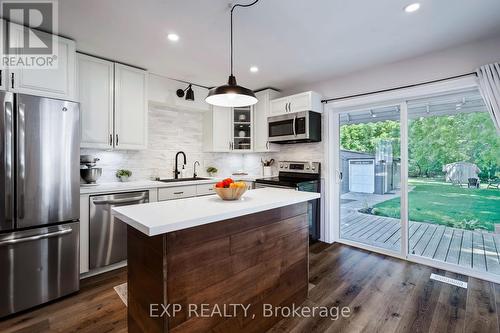 67 Union Street W, Minto, ON - Indoor Photo Showing Kitchen With Stainless Steel Kitchen With Upgraded Kitchen