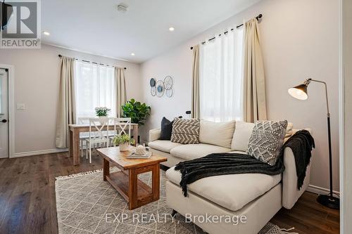 67 Union Street W, Minto, ON - Indoor Photo Showing Living Room