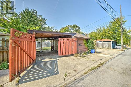 886 Lincoln, Windsor, ON - Outdoor