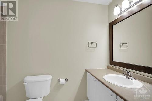 72 Manhattan Crescent, Ottawa, ON - Indoor Photo Showing Bathroom