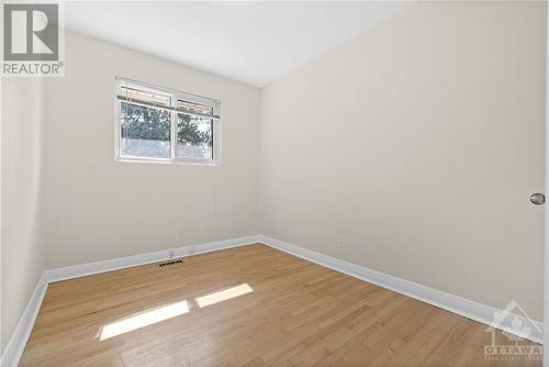 10 Roundhay Drive, Ottawa, ON - Indoor Photo Showing Other Room