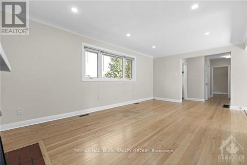 10 Roundhay Drive, Ottawa, ON - Indoor Photo Showing Other Room