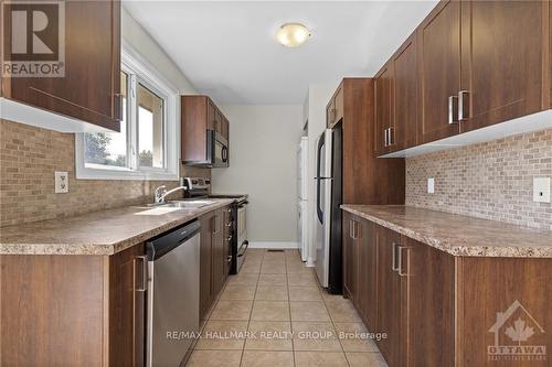 10 Roundhay Drive, Ottawa, ON - Indoor Photo Showing Kitchen