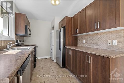 10 Roundhay Drive, Ottawa, ON - Indoor Photo Showing Kitchen With Double Sink