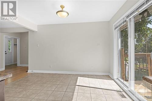 10 Roundhay Drive, Ottawa, ON - Indoor Photo Showing Other Room