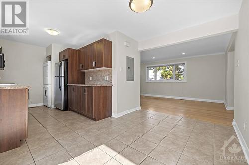 10 Roundhay Drive, Ottawa, ON - Indoor Photo Showing Kitchen