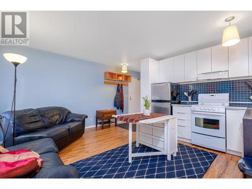 1510 Nickelplate Road Unit# 301, Rossland, BC - Indoor Photo Showing Kitchen