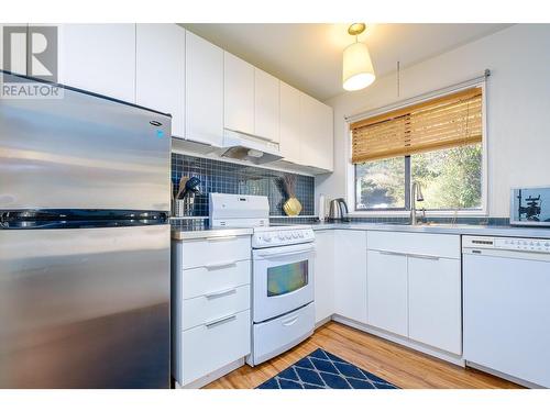 1510 Nickelplate Road Unit# 301, Rossland, BC - Indoor Photo Showing Kitchen