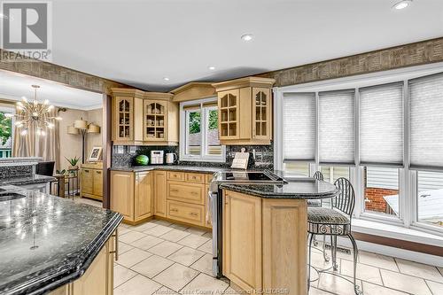 10690 Keating Crescent, Windsor, ON - Indoor Photo Showing Kitchen