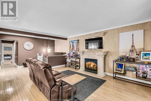 10690 Keating Crescent, Windsor, ON - Indoor Photo Showing Living Room With Fireplace