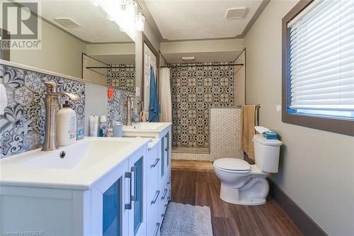 525 19Th Street W, Owen Sound, ON - Indoor Photo Showing Bathroom